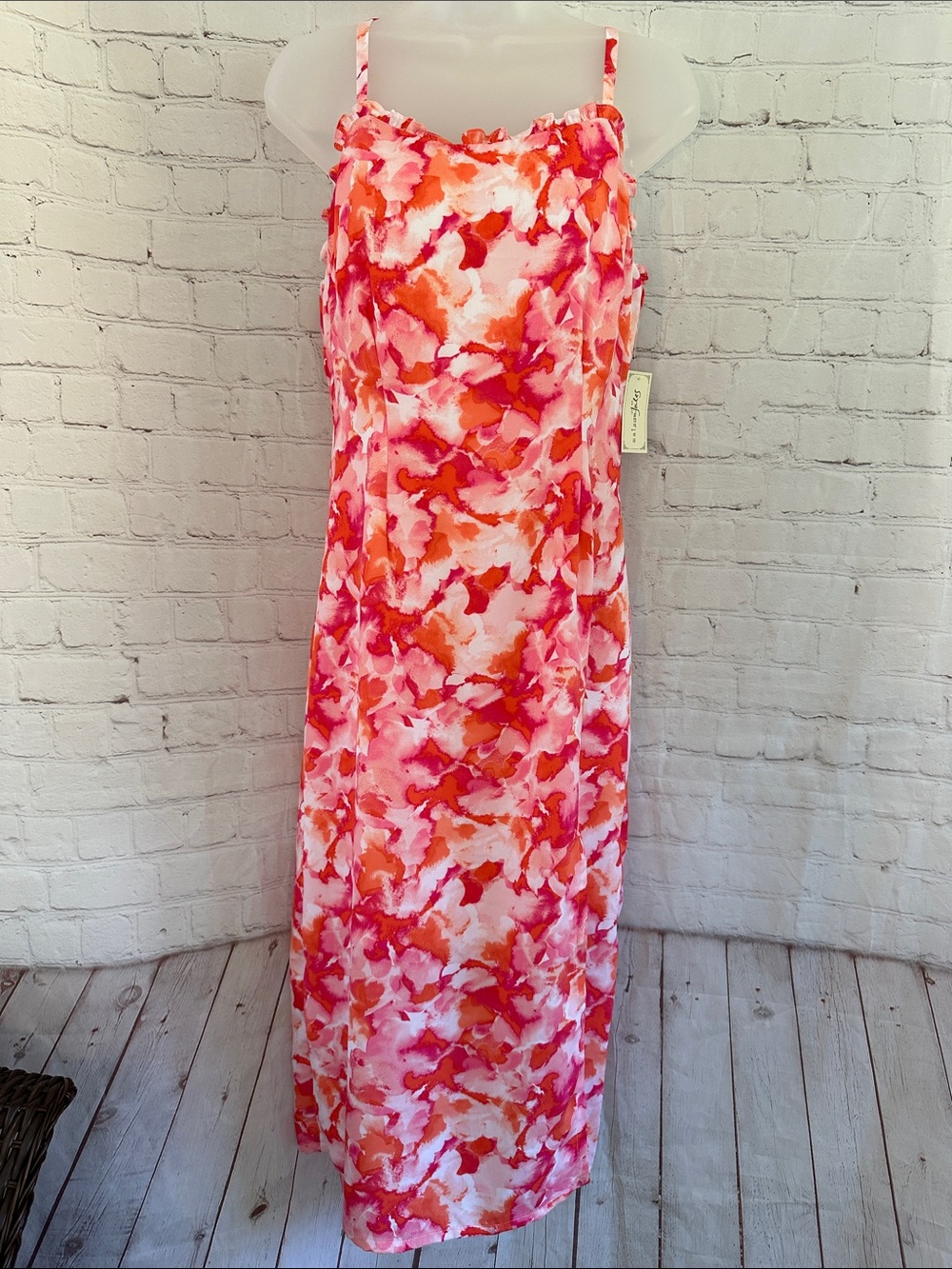 Madison Jules NWT Pink & Orange Floral Maxi Dress with slit! Size M